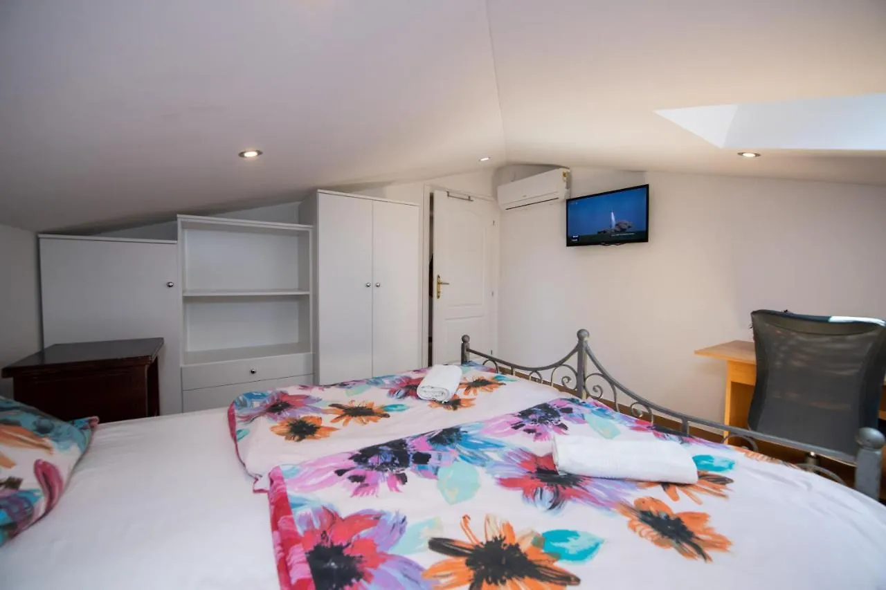 Apartamento Villa Anna-Potkrovlje Ika