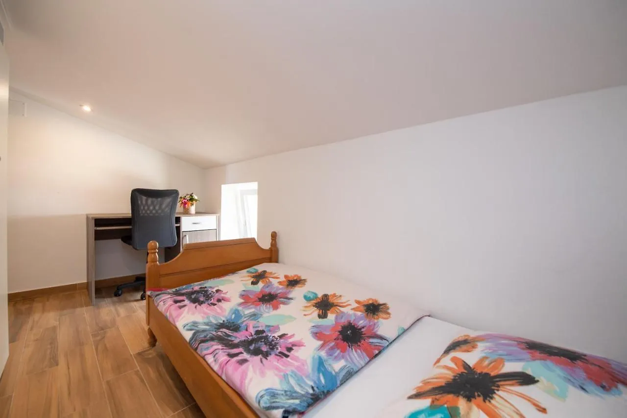 Apartment Villa Anna-Potkrovlje Ika Croatia